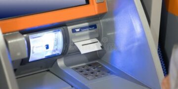 How to make ATM cash deposit safely