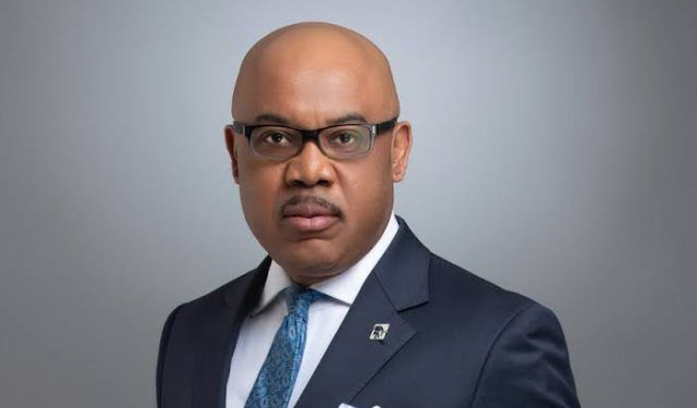 Top Banker UK Eke wins Year 2020 Zik Prize